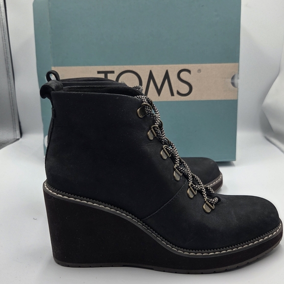 Toms Wedge Boot Melrose Black Water Resistant Lace Up Womens Size 8 New With Box - Picture 2 of 16